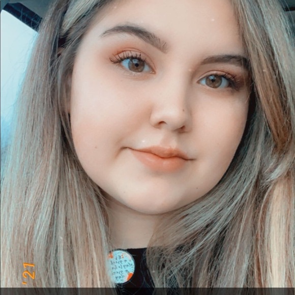 Meet your Posher, Marissa - Picture 1 of 1